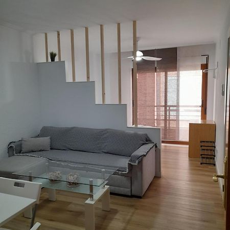 Comodo Aparta Estudio Centrico En Alicante Bagian luar foto