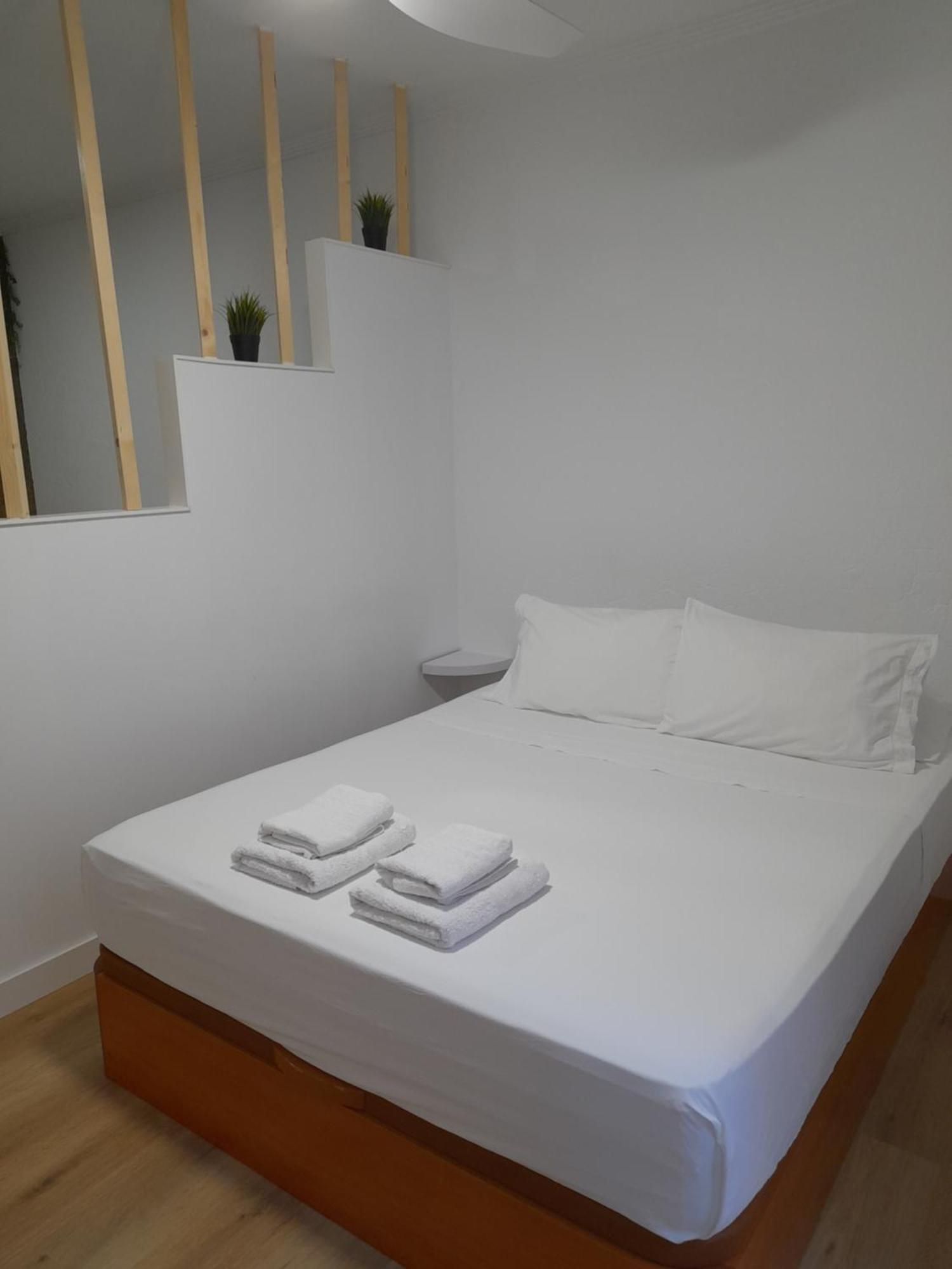 Comodo Aparta Estudio Centrico En Alicante Bagian luar foto