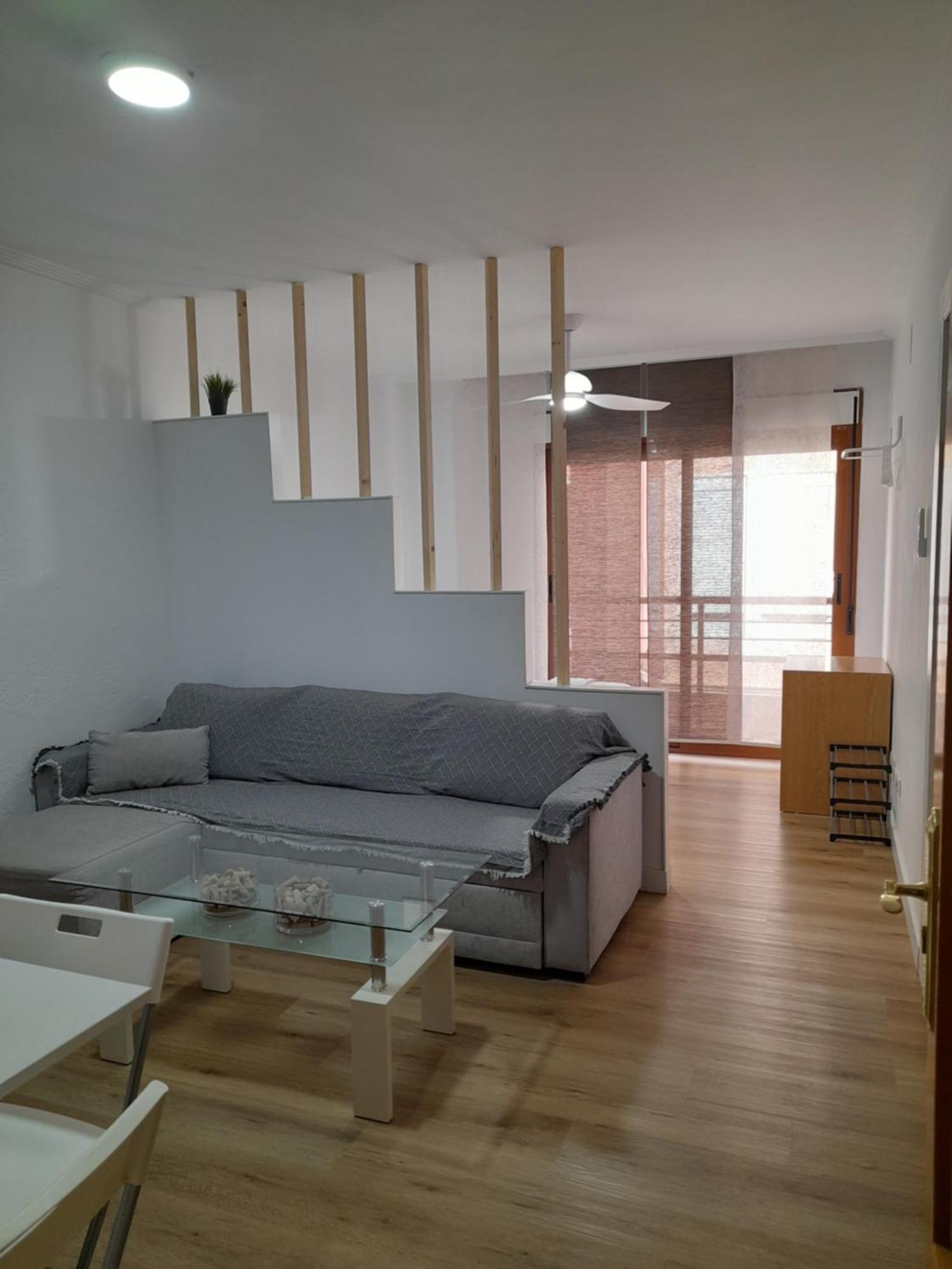 Comodo Aparta Estudio Centrico En Alicante Bagian luar foto